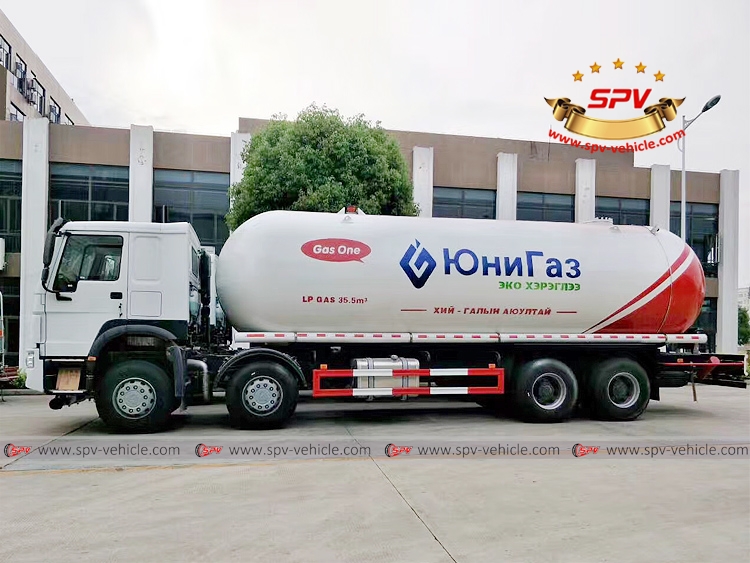 LP Gas Tanker Sinotruk - LS